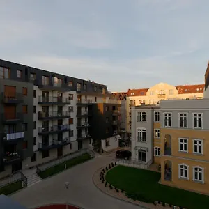  Apartment Apple Polen